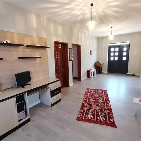 Leatis Apartment Durres Exterior photo