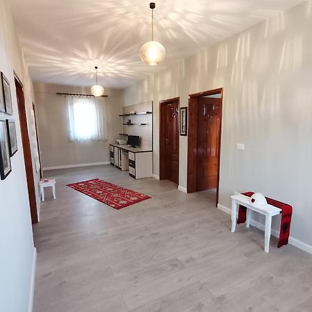 Leatis Apartment Durres Exterior photo